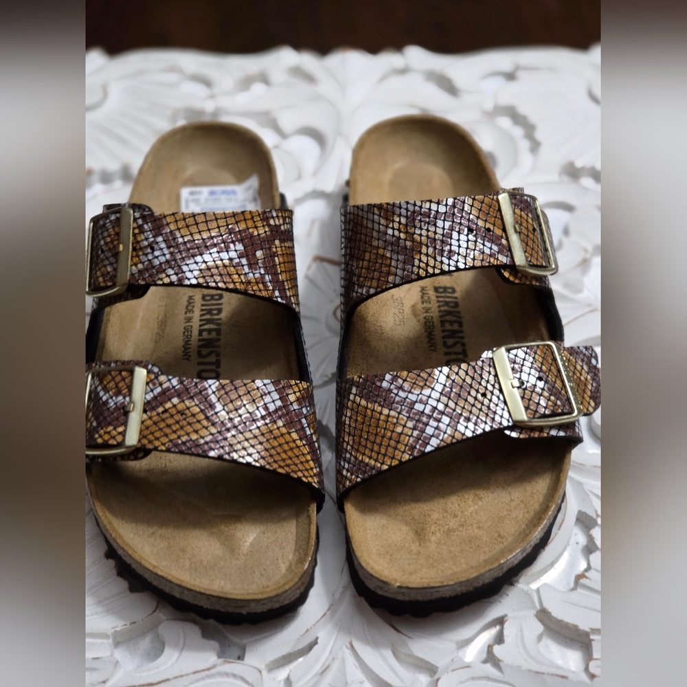 Authentic Birkenstock Womens Slide Size 8 - Picture 6 of 10